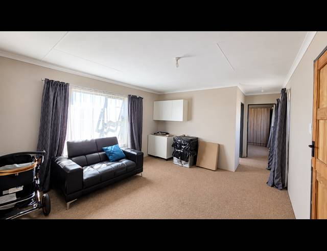 3 BEDROOM HOUSE FOR SALE IN RIVERSDALE